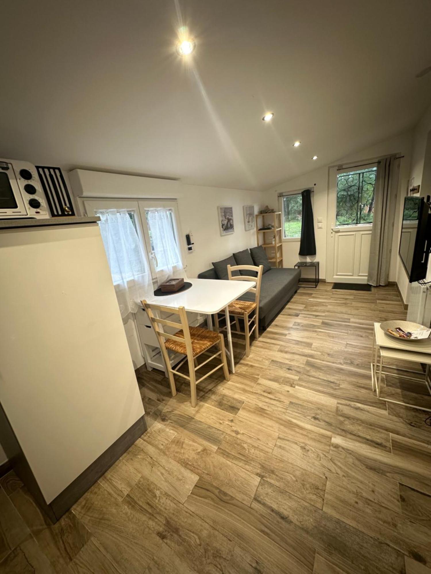 La Maisonnette De Chantecoucou Le Cannet-des-Maures Exteriör bild